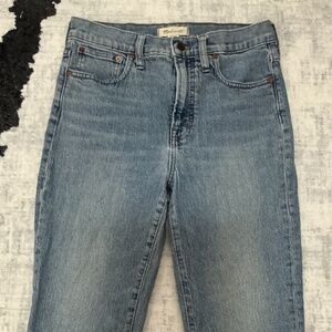 Madewell vintage-style denim jeans in size 27